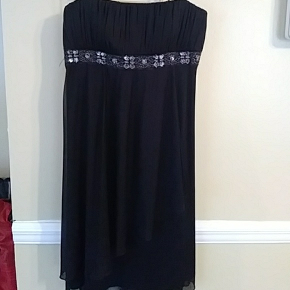 Black spaghetti strap dress - Picture 5 of 5